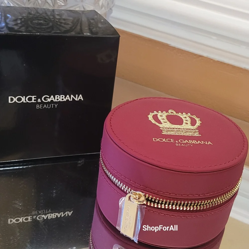 Dolce & Gabbana Beauty Round Jewelry Case in Deep Pink with Gold Crest